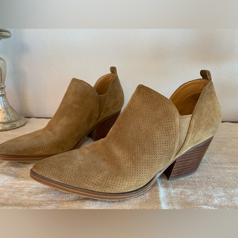 Marc Jacobs western suede bootie, size 10